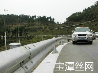 高速公路護欄網優點