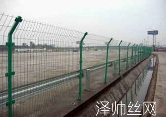 鐵路護欄網優點