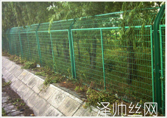 鐵路護欄網優點