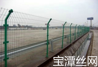 鐵路隔離柵
